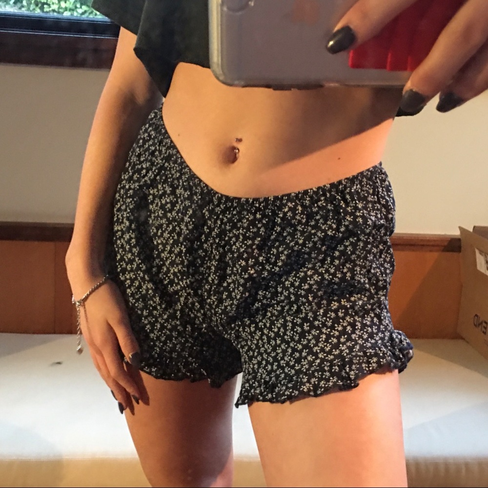 Floral Flowy Shorts (Brandy Melville)